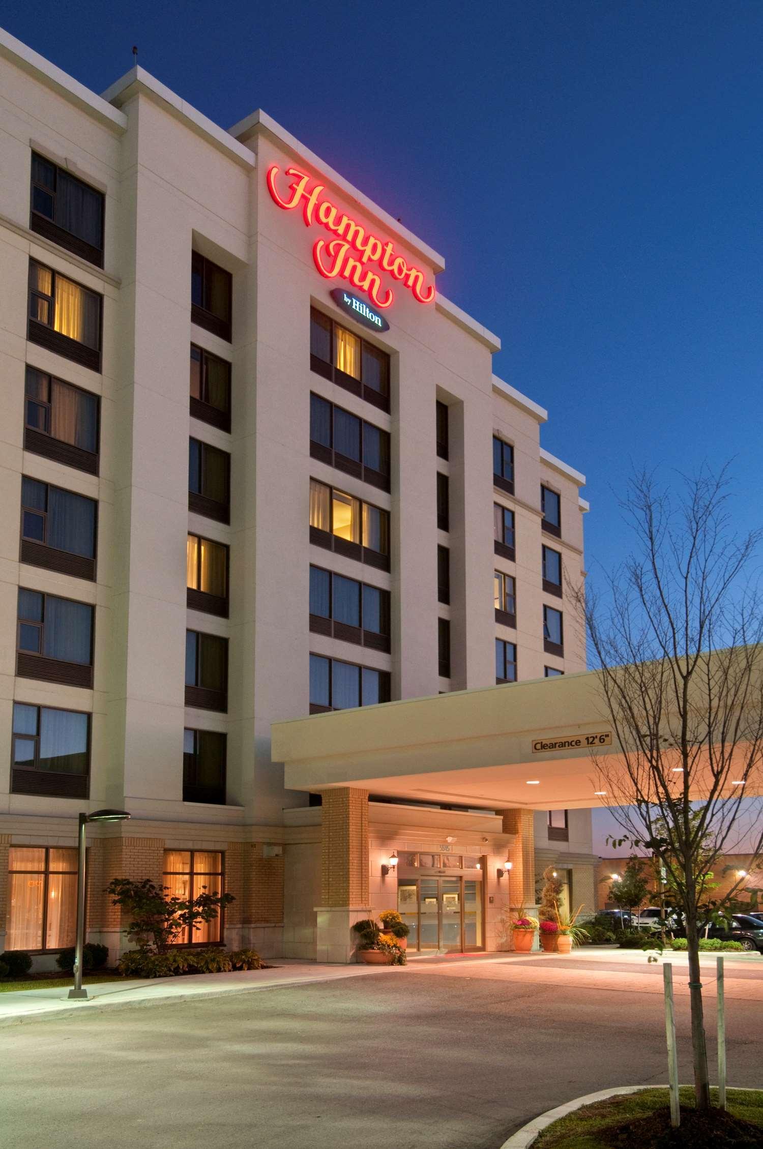 Hampton Inn By Hilton Toronto Airport Corporate Centre Exterior photo